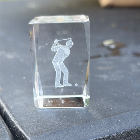 Glass 3d edged Paperweight - Picture 1 of 9